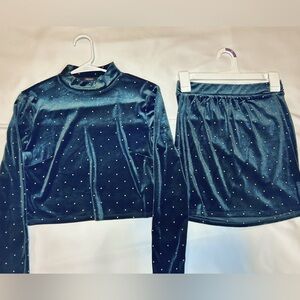 Forever 21 woman’s velvet matching set.